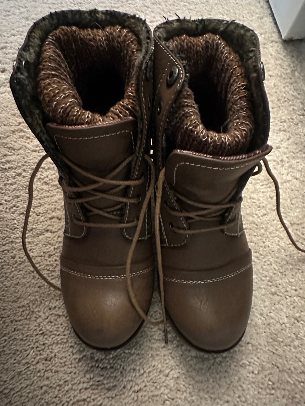 Women’s Brown Lined Lace-Up Boots